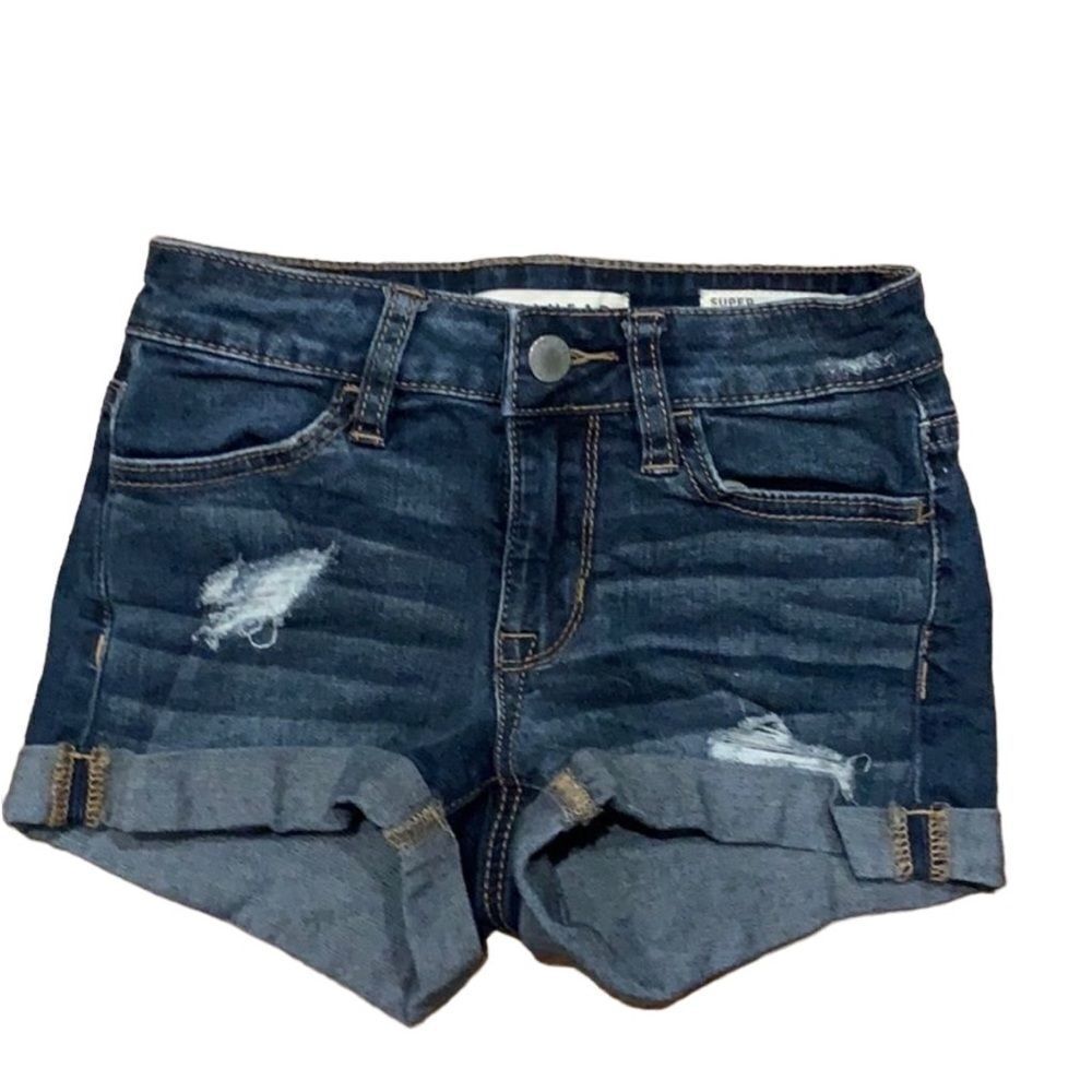 🌟 Bullhead Distressed Super Stretch Shorty - Size 22